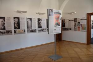 Ve znamení tří deklarací