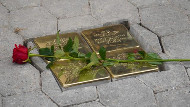 Položení Kamenů zmizelých za dětské oběti