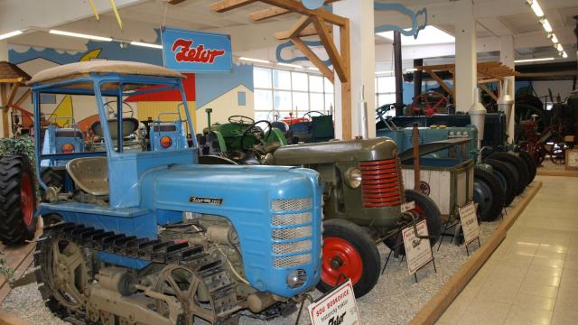 Historické zemědělské stroje