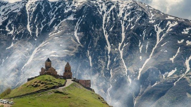 Mezigenerační centrum - Kamenité cesty Gruzie